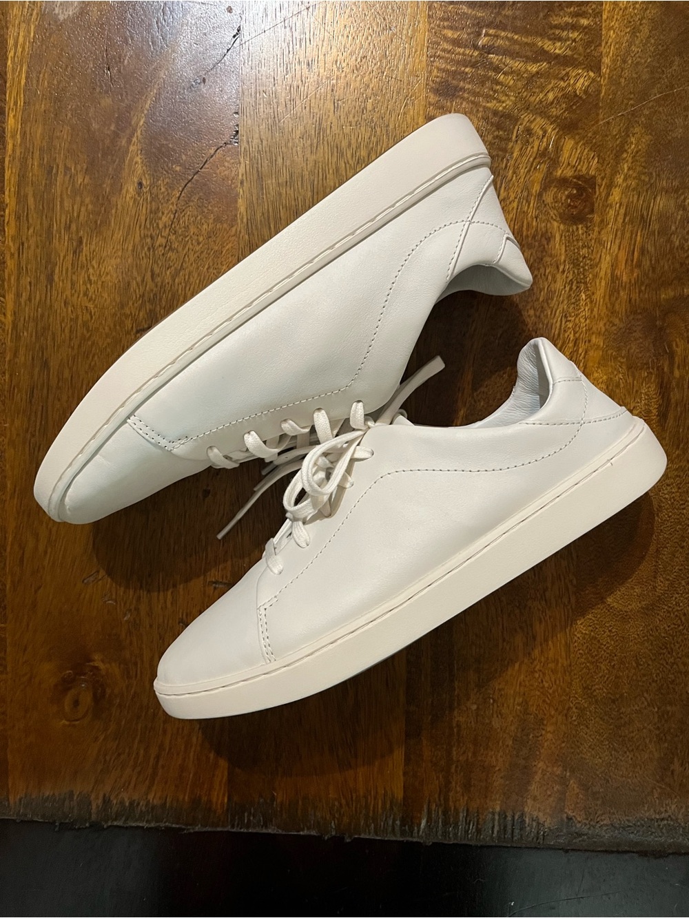 Olukai Sneakers